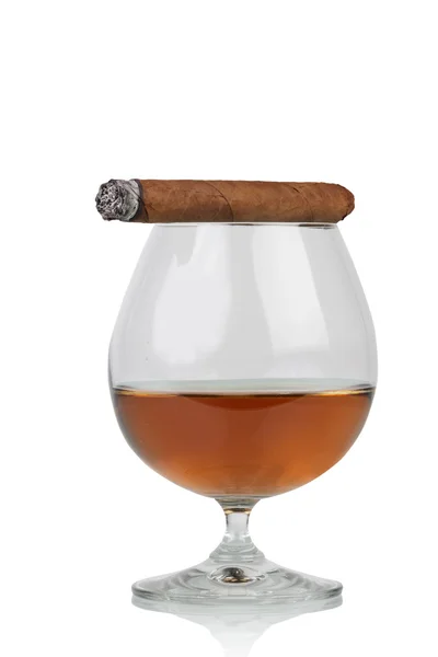 Whiskey and smoking cigar — Stock Photo, Image