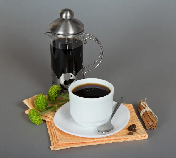 Cafetera y taza de café — Foto de Stock