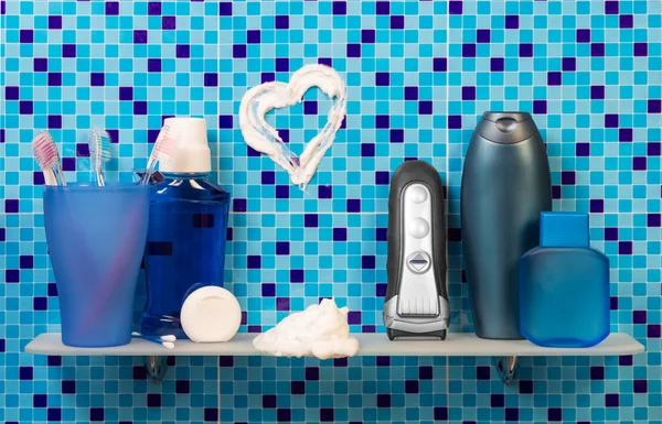 Set for shaving on bathroom shelf — Stock Photo, Image