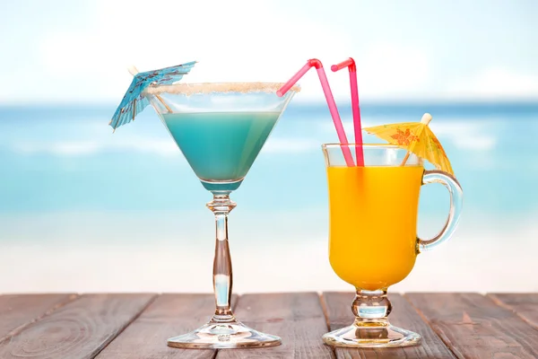 Bicchiere di succo e cocktail — Foto Stock