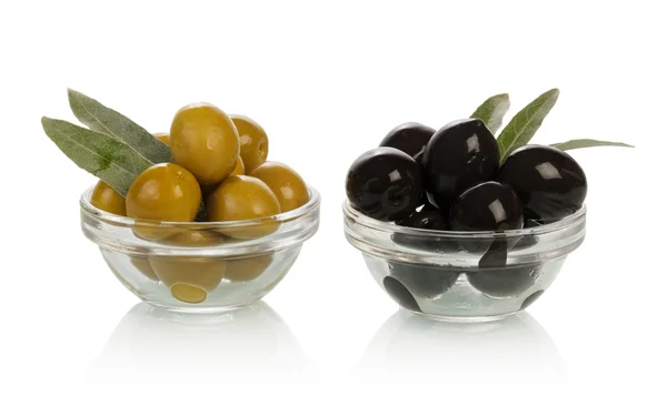 Aceitunas verdes y negras — Foto de Stock