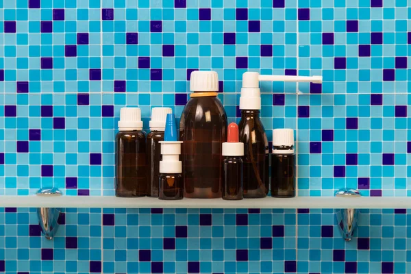 Medicine bottles on  shelf — Stock Photo, Image