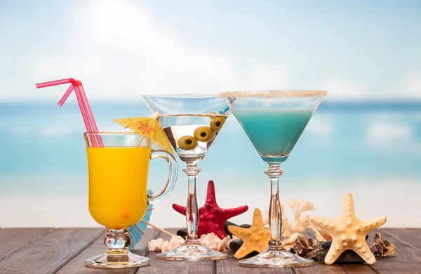 Succo di cocktail e stelle marine — Foto Stock