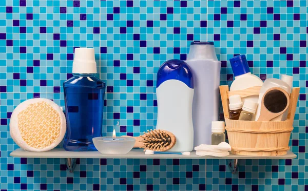 Shelf with bath accessories — Stock Photo, Image