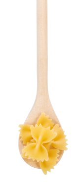 Tahta kaşık içinde pişmemiş makarna çeşitleri