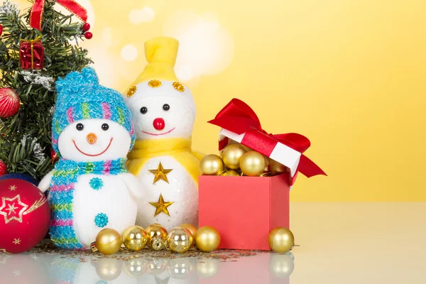 Little snowmen and Christmas decorations — Stock Photo, Image