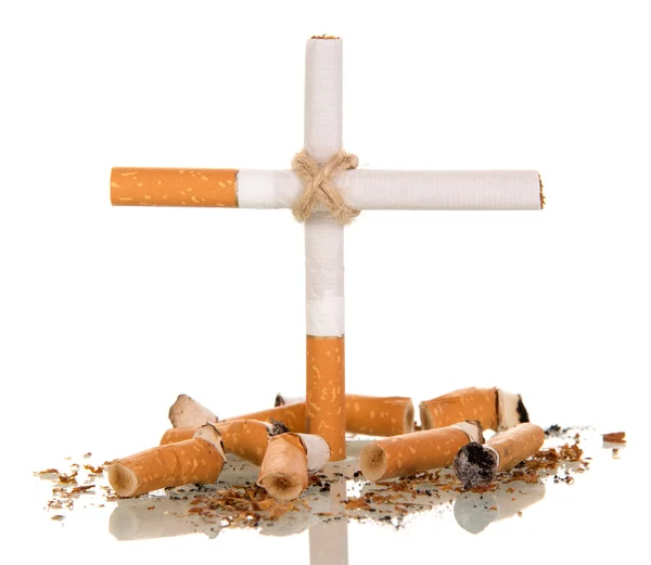 Cigarettes et croix gros plan — Photo