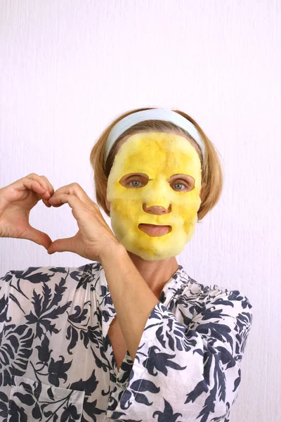Bubble Face Mask Charcoal Oxygen Purifying Product Face Beautiful Woman — Stock Photo, Image