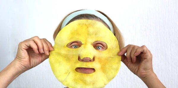 Bubble Masker Wajah Dengan Arang Oksigen Pemurnian Produk Wajah Wanita — Stok Foto