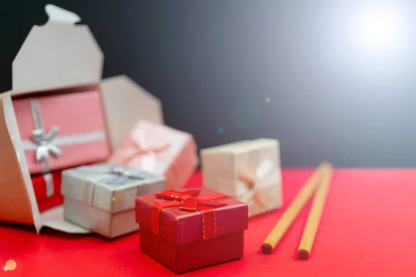 Ujęcie Bliska Świątecznej Kompozycji Pudełko Papier Pudełka Świąteczne — Zdjęcie stockowe