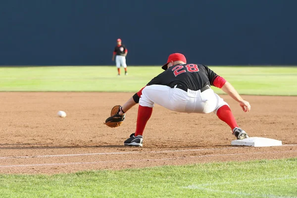 Kilátás Sportolók Baseballozni Területen — Stock Fotó