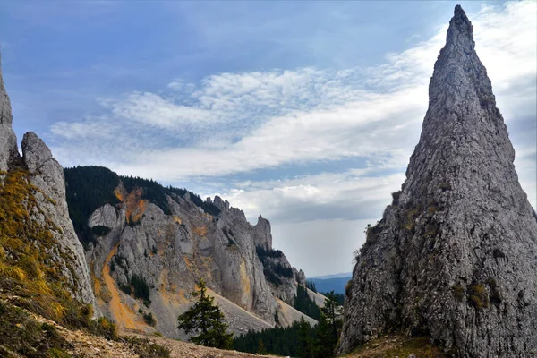 Piatra Singuratica Nın Zirvesiyle Güzel Bir Manzara Romanya — Stok fotoğraf