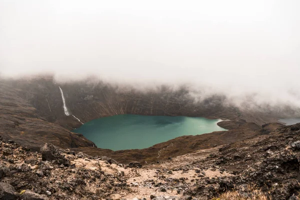 Чудовий Знімок Озера Келімуту Кратері Вулкана Вкритого Туманом Індонезії — стокове фото