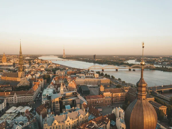 Vacker Utsikt Över Den Gamla Staden Riga Solnedgången Himlen — Stockfoto