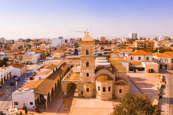 Vacker Utsikt Över Huvudgatan Larnaca Nära Slottet Och Phinikoudes Stranden — Stockfoto