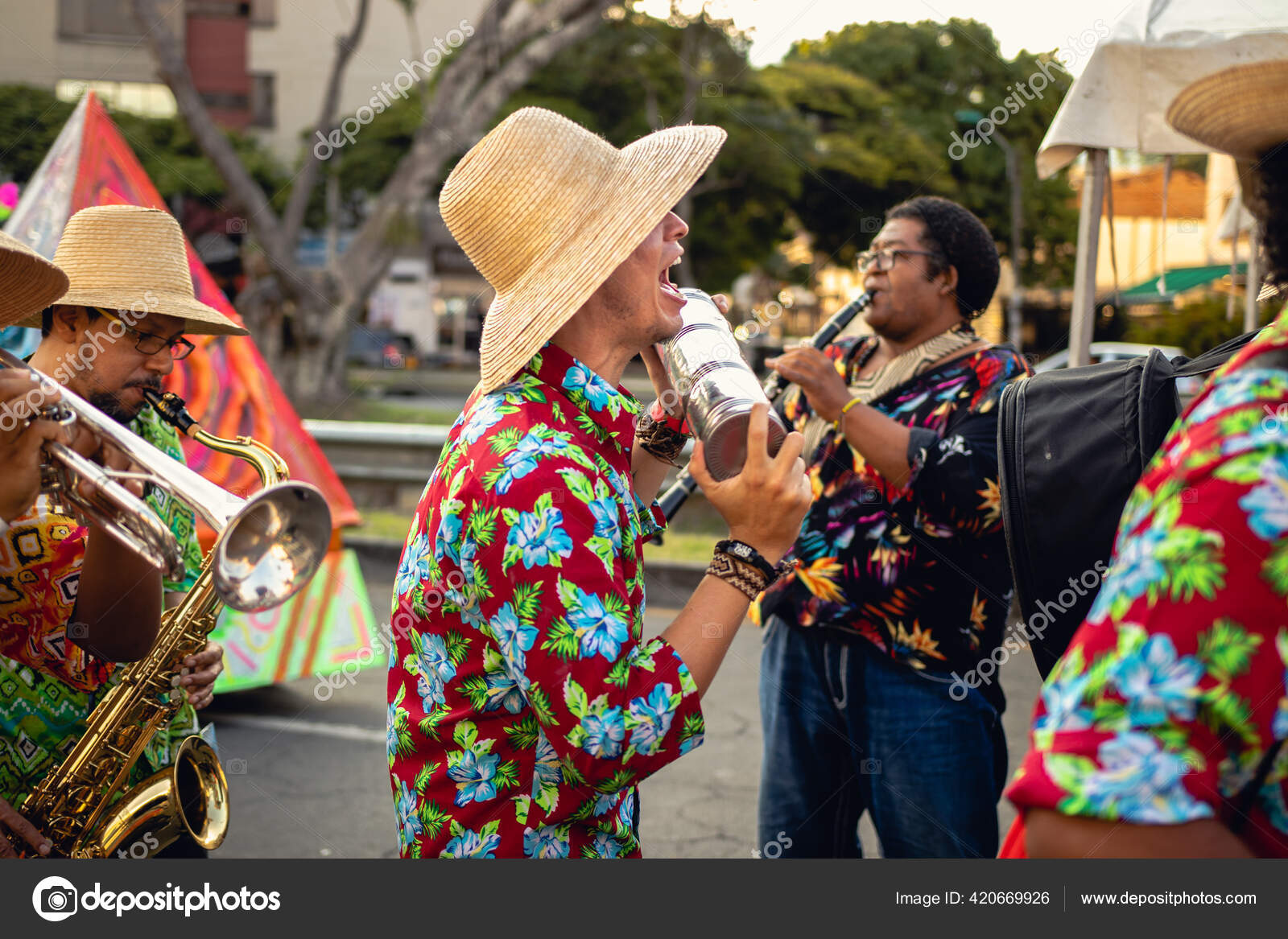 Cali コロンビア 12月28 19 ヴァレ カウカ コロンビアカリフェアカーニバルの色 ストックエディトリアル用写真 C Wirestock