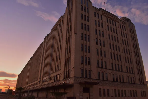 Low Angle Shot Old Building Sunset Sky — Stock Photo, Image