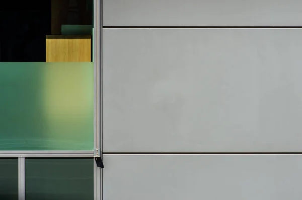 Una Pared Con Ventanas Piezas Piedra — Foto de Stock