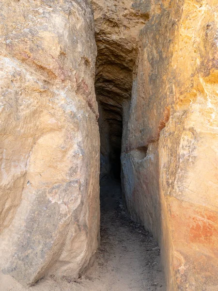 Disparo Viejo Túnel Cueva —  Fotos de Stock