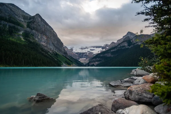 Scenic Shot Mountain Lake Banff National Park Alberta Canada — Stockfoto