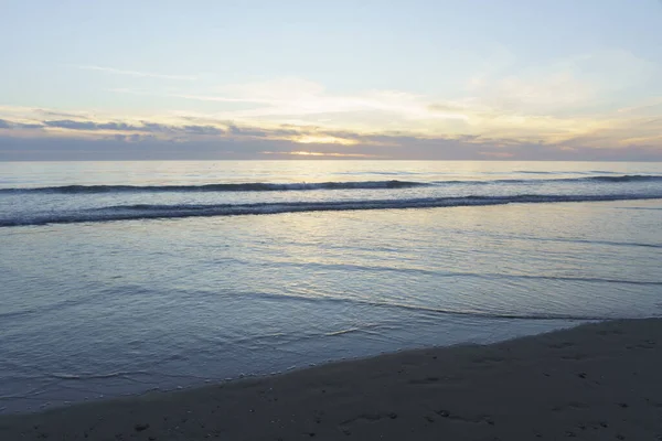 Hisnande Solnedgång Fångad Strand Molnig Dag Cadiz Spanien — Stockfoto