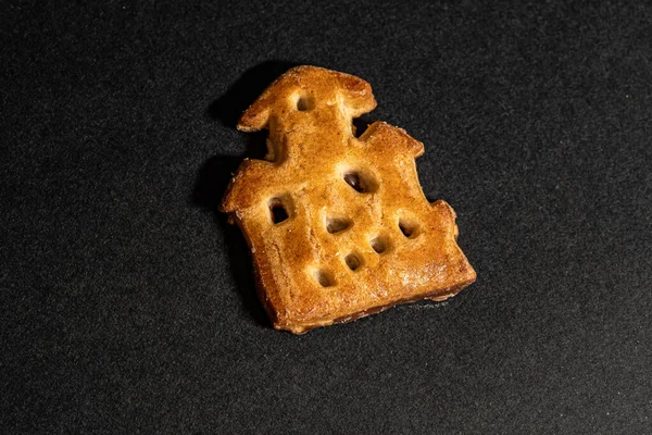 Cookie Form Halloween Ghost House Isolated Black Background — Stock Photo, Image