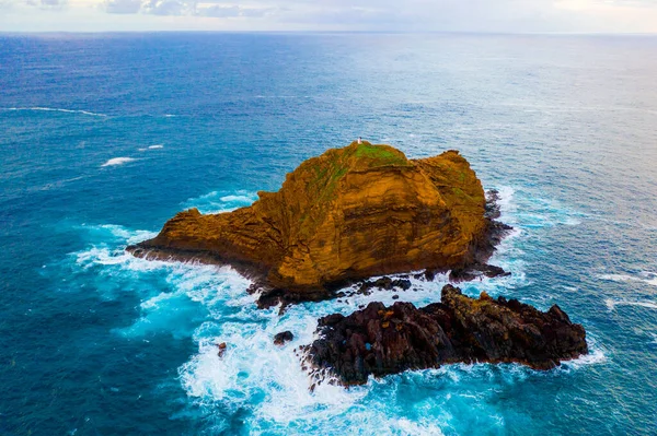 Plan Aérien Mer Bleue Une Petite Île — Photo