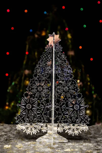 Een Verticaal Shot Van Een Decoratieve Kerstboom Van Het Glas — Stockfoto