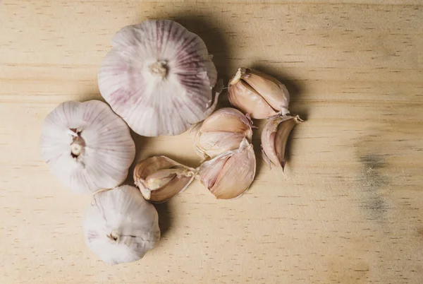 Gros Plan Ail Frais Sur Une Table Bois — Photo