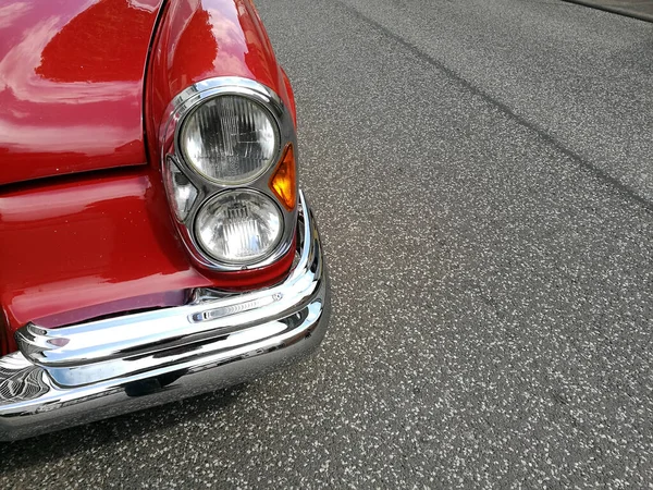 Closeup Headlights Vintage Red Car Parked Outdoors — Stock Photo, Image