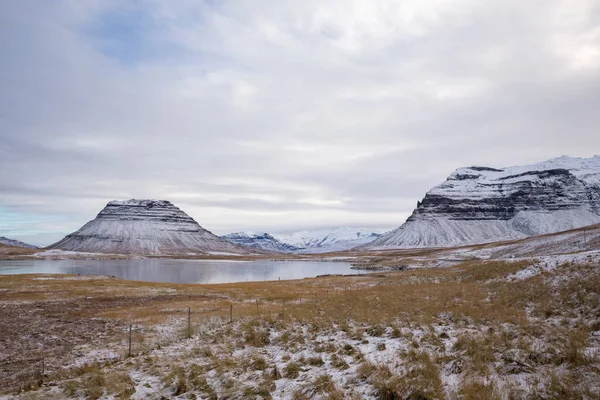 Een Prachtig Shot Van Een Besneeuwd Berglandschap Snaefellsnes Ijsland — Stockfoto