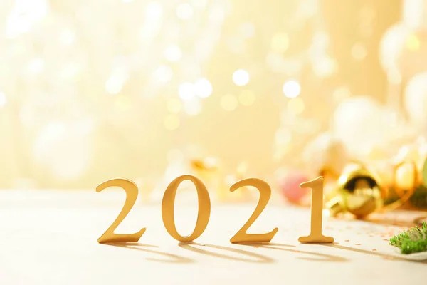 Gelukkig Nieuwjaar 2021 Gouden Nummers 2021 Een Bokeh Lichte Achtergrond — Stockfoto