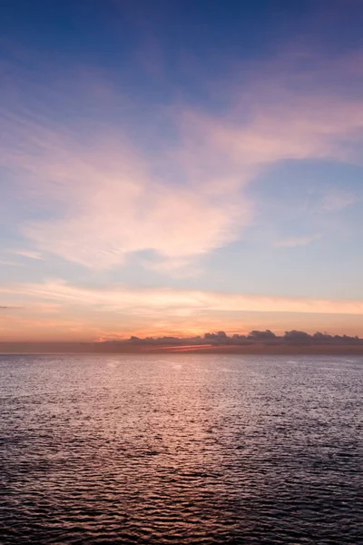 Ein Schöner Blick Auf Rosa Wolken Während Eines Sonnenuntergangs Über — Stockfoto