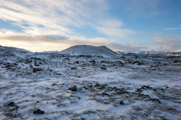Чудовий Знімок Снігового Гірського Краєвиду Місті Снайфеллснес Ісландія — стокове фото