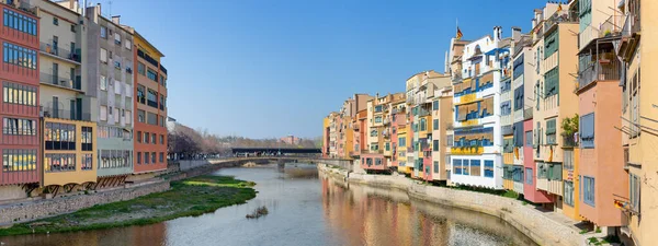 Spanya Nın Girona Kentindeki Güzel Onyar Nehri Nin Geniş Açılı — Stok fotoğraf