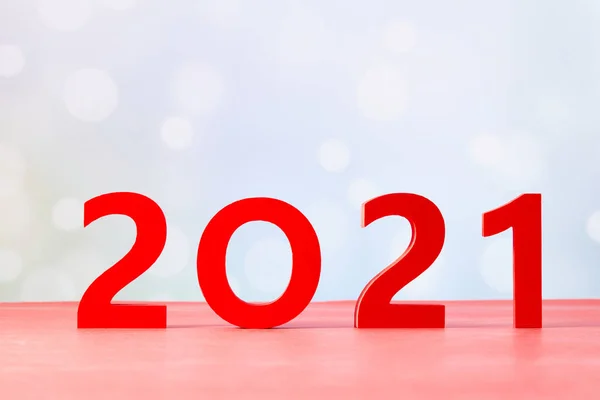 Καλή Χρονιά 2021 Κόκκινο Αριθμοί 2021 Μπλε Φόντο Bokeh Φως — Φωτογραφία Αρχείου