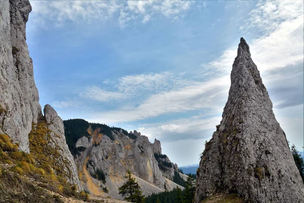 Romanya Daki Piatra Singuratica Dan Bir Manzara Hasmasu Mare Dağları — Stok fotoğraf