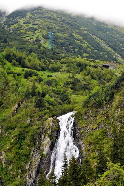 Вертикальный Кадр Водопада Балеа Горах Фагарас Румыния — стоковое фото