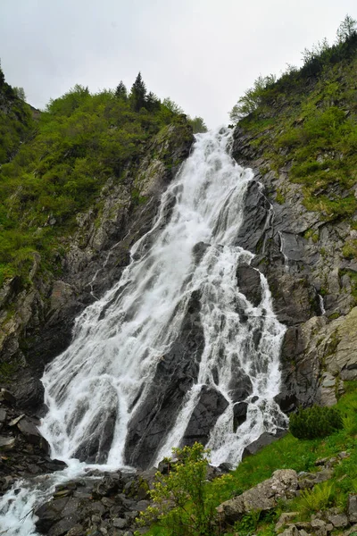 Colpo Verticale Balea Cascata Nelle Montagne Fagaras Romania — Foto Stock