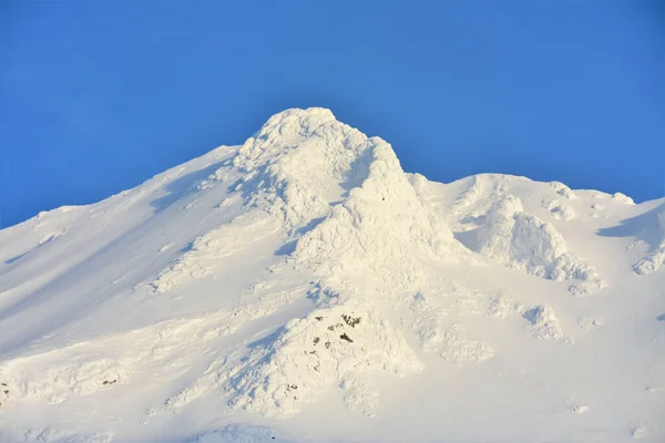 法加拉山脉的山脊 罗马尼亚被雪覆盖着 — 图库照片