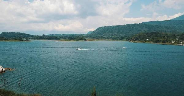 Вид Воздуха Красивое Озеро Атитлан Гватемале — стоковое фото