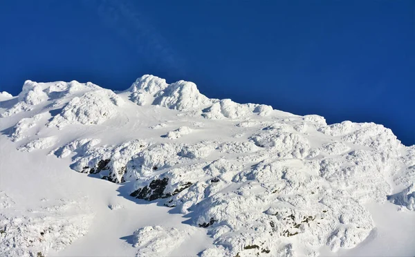 Bergkammen Van Fagaras Roemenië Bedekt Met Sneeuw — Stockfoto