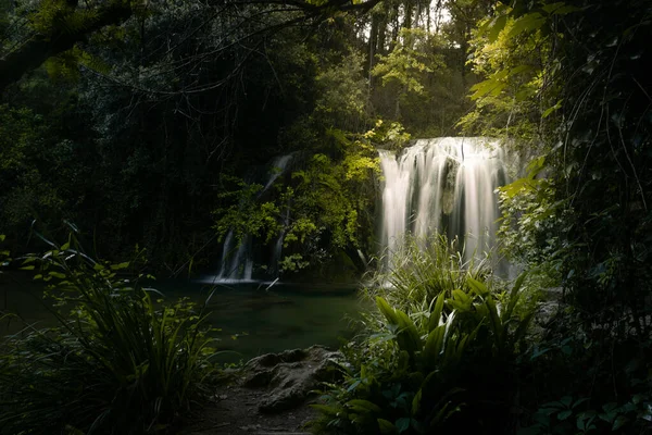 Uma Bela Cachoeira Com Luz Incrível Les Planes Hostoles Chamado — Fotografia de Stock