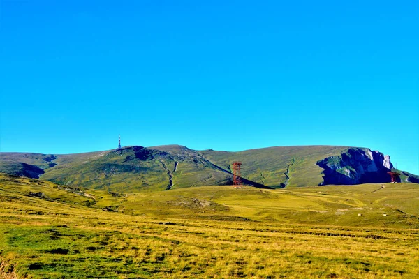 루마니아 이산의 아래있는 골짜기 — 스톡 사진