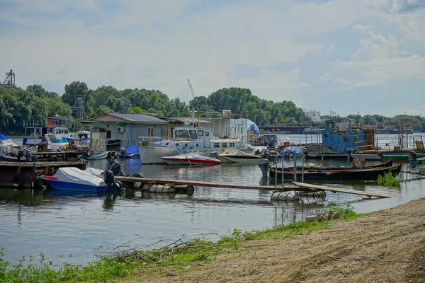 Giurgiu Rumänien Jun 2020 Båtar Liten Hamn Vid Donaukanal Sommaren — Stockfoto