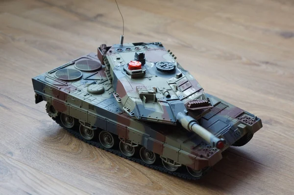 Plastic Tank Toy Floor — Stockfoto