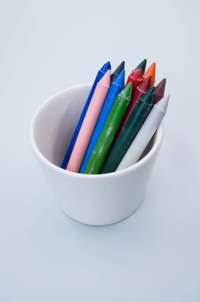 Closeup Colorful Crayons Cup Gray Surface — Stock Photo, Image