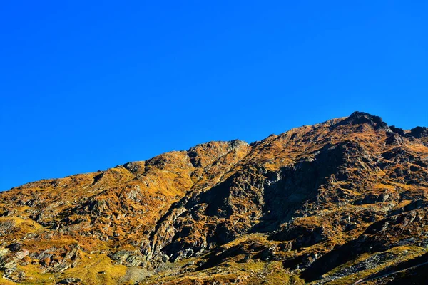 Colpo Mozzafiato Bellissime Montagne Fagaras Sotto Cielo Blu Romania — Foto Stock