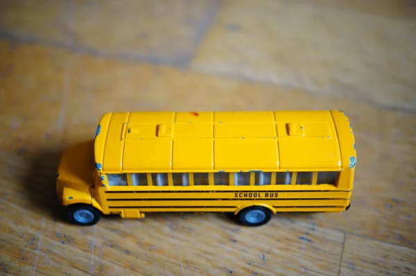 Poznan Poland Ekim 2020 Sarı Siku Klasik Oyuncak Okul Otobüsü — Stok fotoğraf