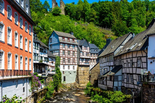 Krásné Domy Podél Řeky Rur Historickém Centru Monschau Německo — Stock fotografie